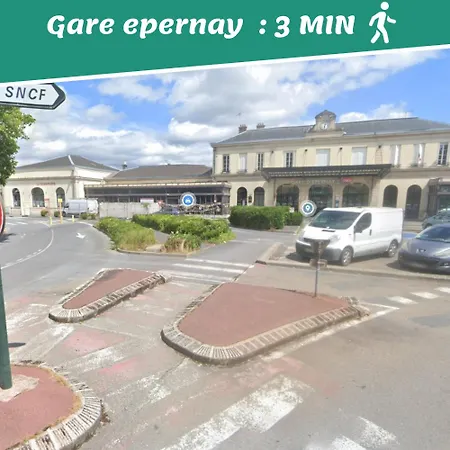 Le Sparn - Beau T2 - Parking Inclus - 3min Av Champagne Επερνέ